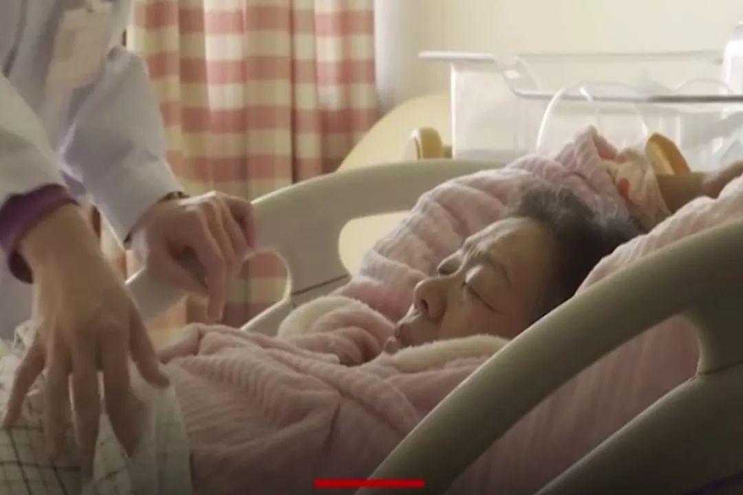 oldest pregnant woman in chn just gave birth to a baby! amazing!